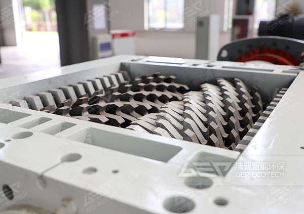 雙軸撕碎機特寫圖