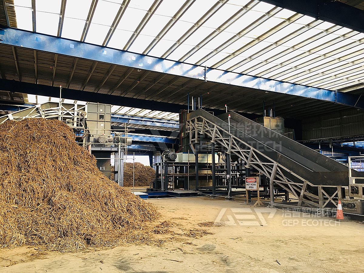 生物質(zhì)撕碎機(jī)現(xiàn)場(chǎng)